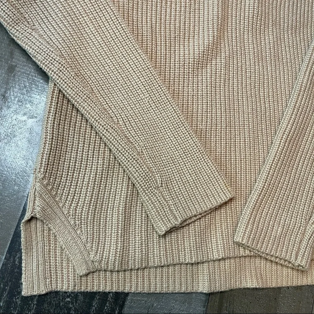Banana Republic Small Tan Sweater - Picture 5 of 8